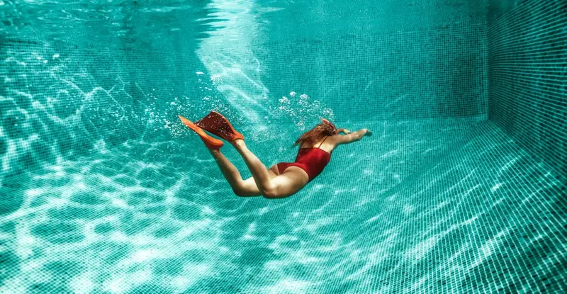 planerar att spendera dagen pool stockholm Folkpool Kungens Kurva - Pool & Spabad